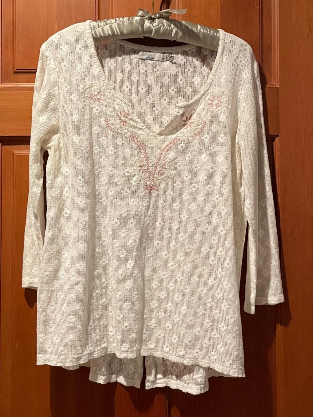 PRANA Medium light-weight Pullover, Cream color, embroidery along neckline